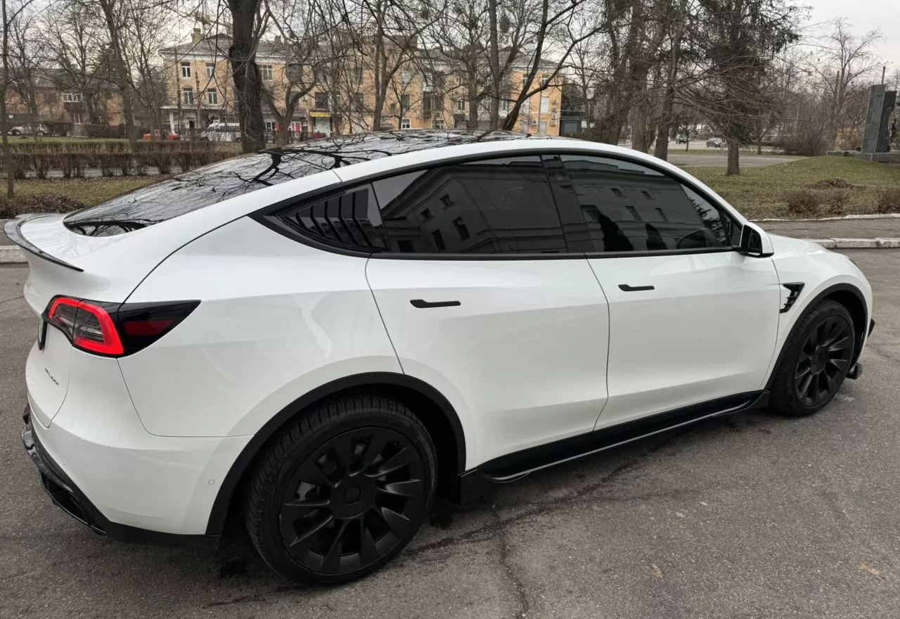 Tesla Model Y  82 kWh 2022101