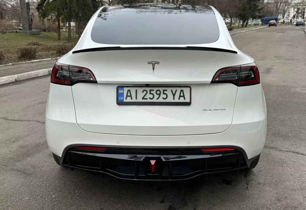 Tesla Model Y  82 kWh 2022111