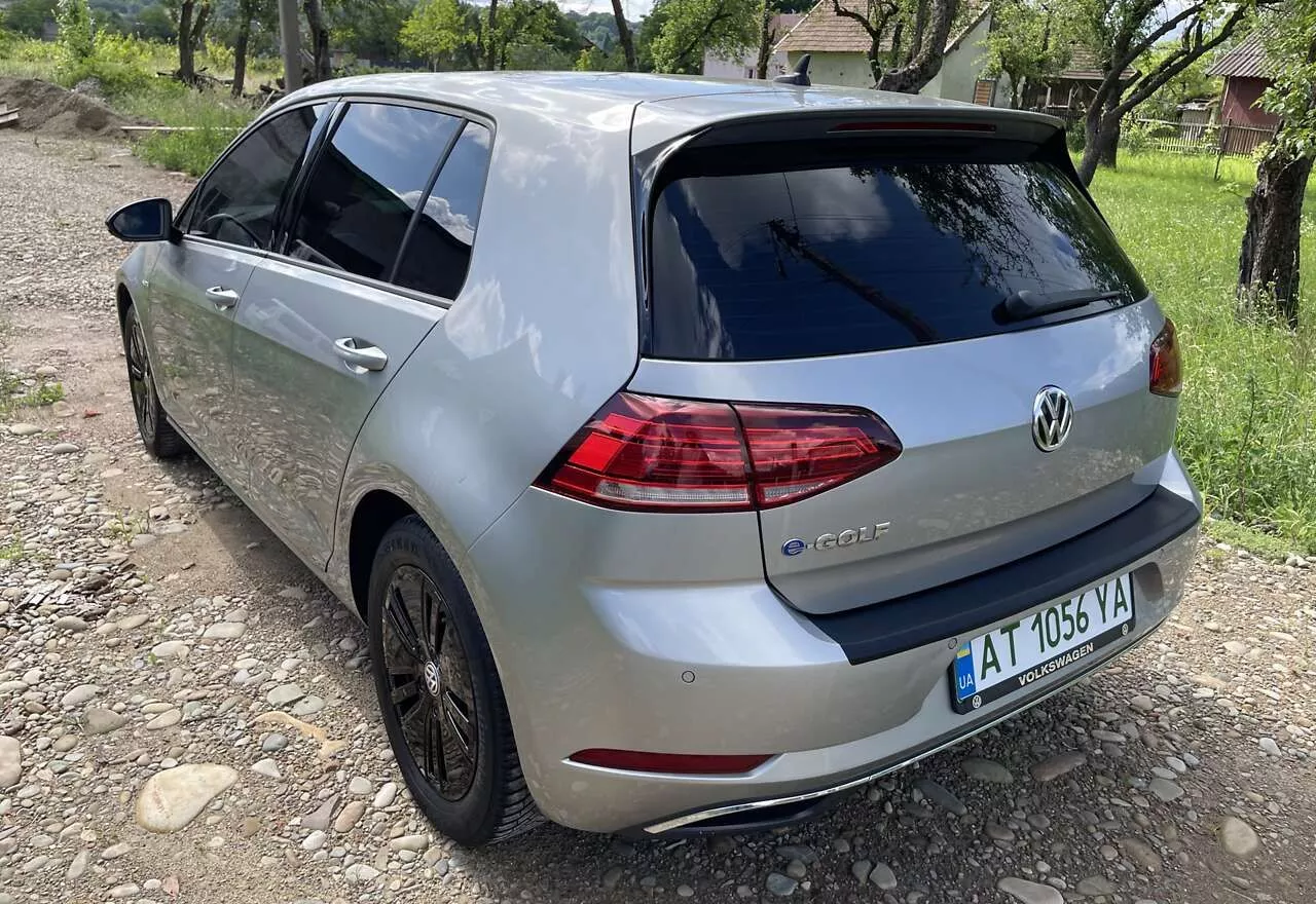 Volkswagen e-Golf  35.8 kWh 2017251