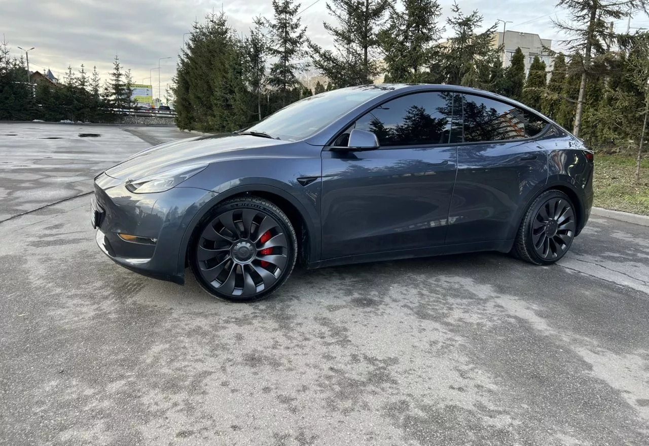 Tesla Model Y  202241