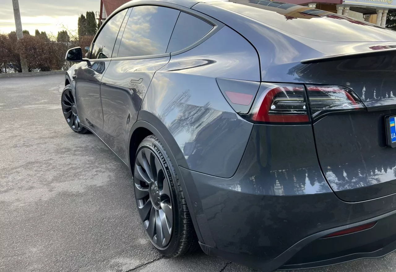 Tesla Model Y  2022181