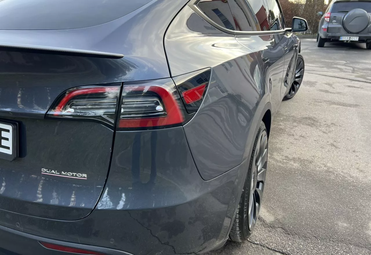 Tesla Model Y  2022241