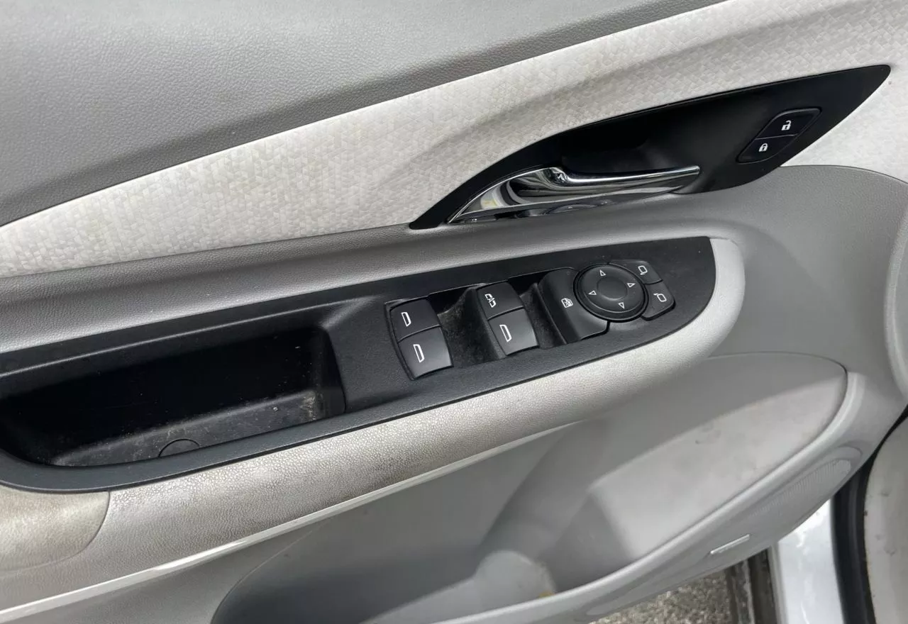 Chevrolet Bolt EV  60 kWh 2018111