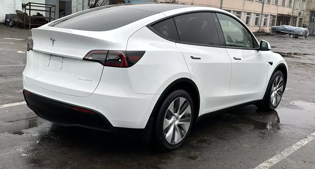 Tesla Model Y  80.5 kWh 202181