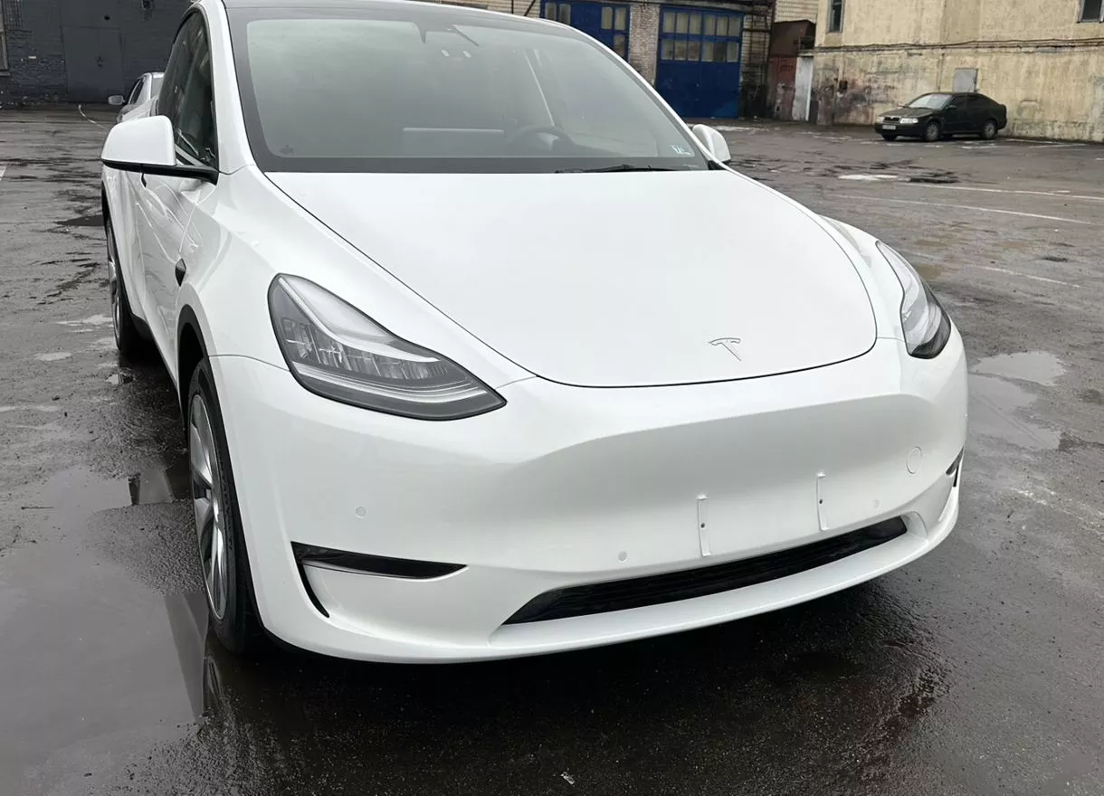 Tesla Model Y  80.5 kWh 2021111