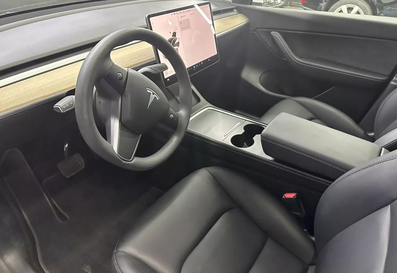 Tesla Model Y  80.5 kWh 2021181