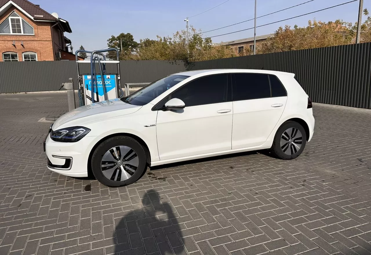 Volkswagen e-Golf  36 kWh 201721