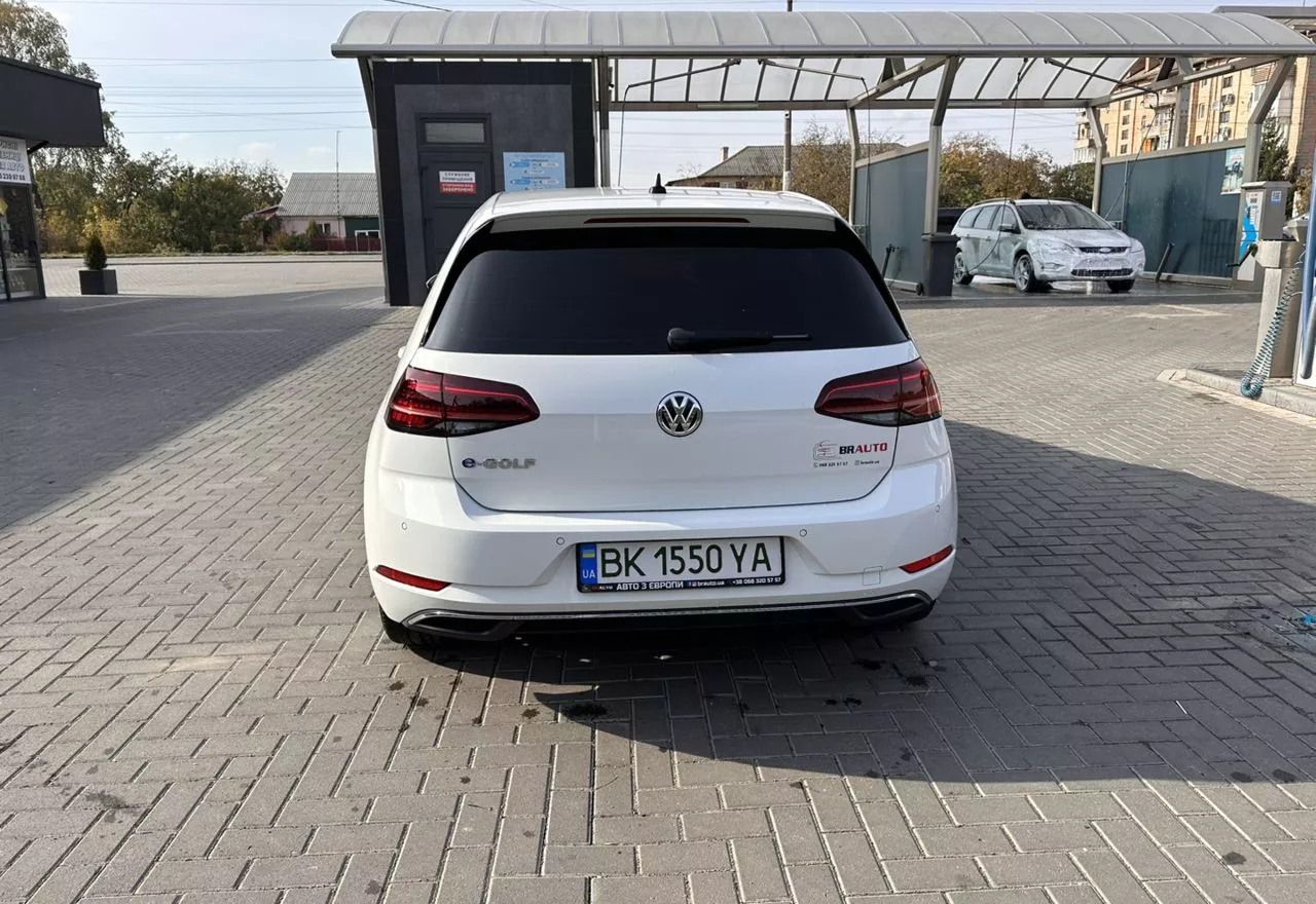 Volkswagen e-Golf  36 kWh 201741