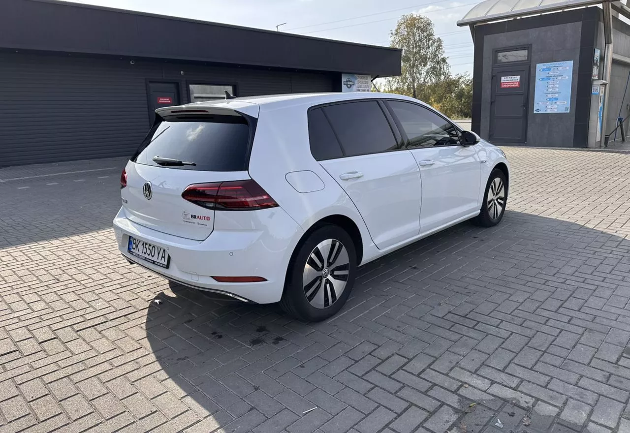 Volkswagen e-Golf  36 kWh 201761