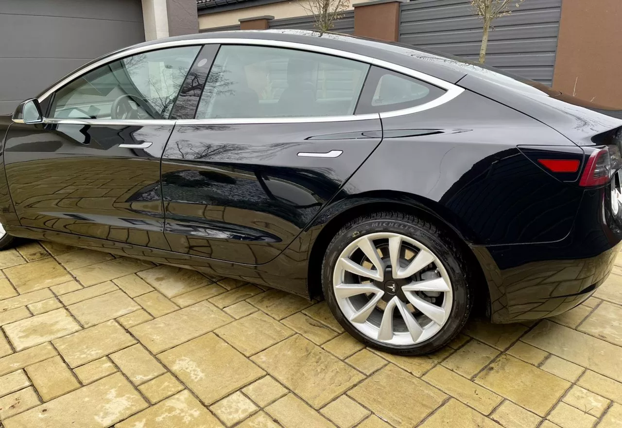 Tesla Model 3  60 kWh 2019151