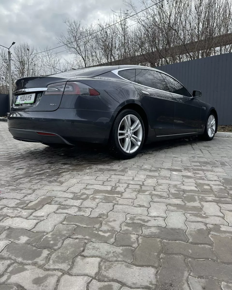 Tesla Model S  70 kWh 201511