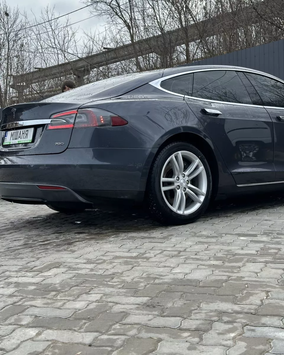 Tesla Model S  70 kWh 201561