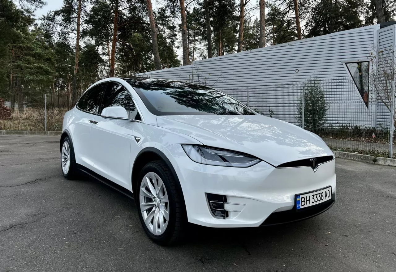 Tesla Model X 