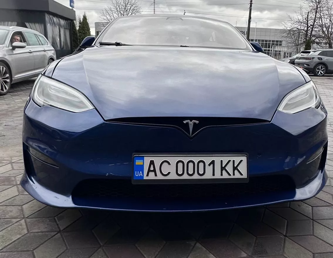 Tesla Model S 