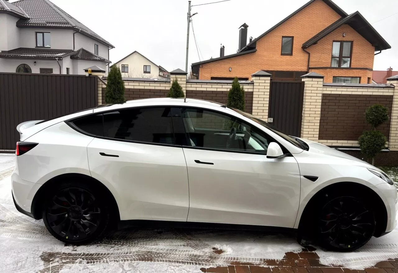 Tesla Model Y  82 kWh 202331