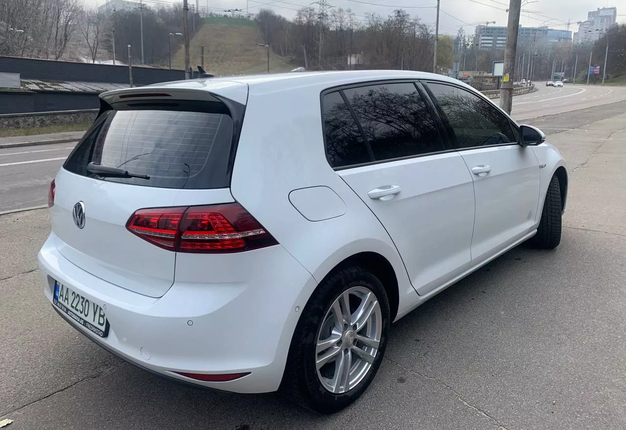 Volkswagen e-Golf  24 kWh 201431