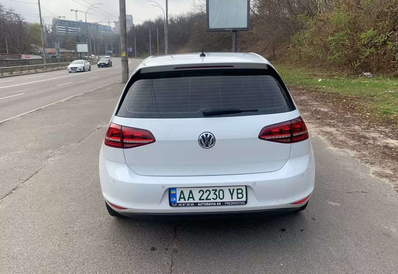 Volkswagen e-Golf  24 kWh 201441