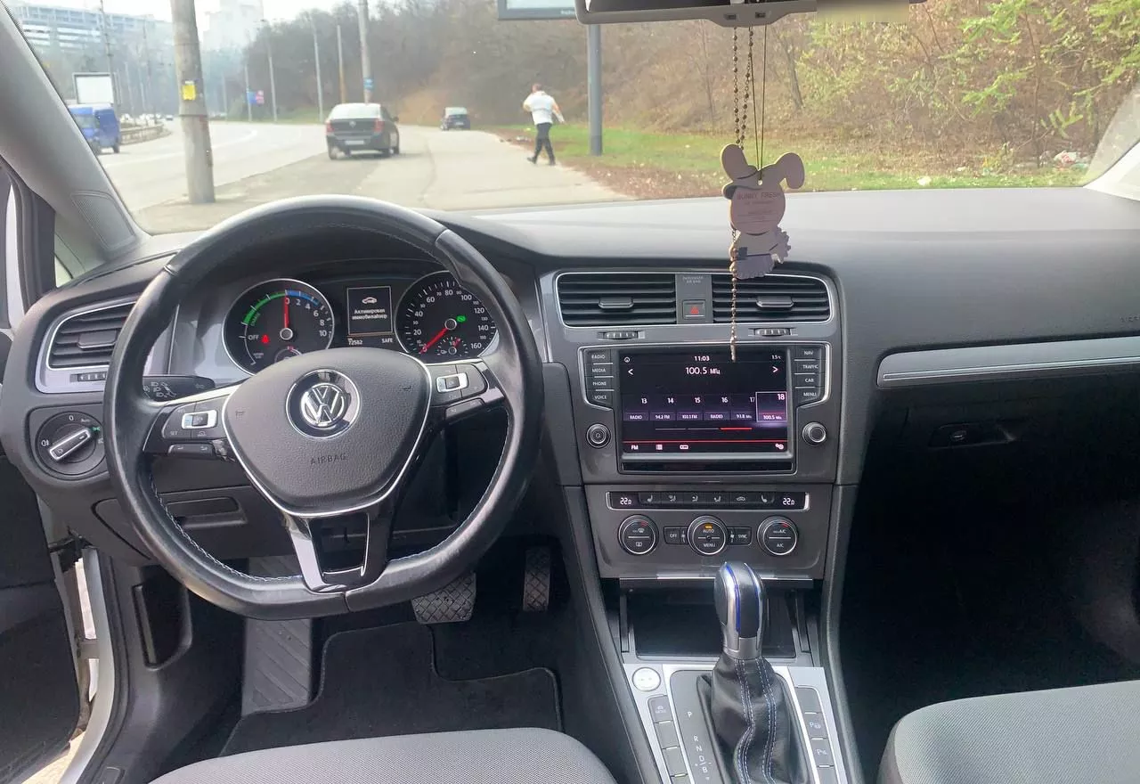 Volkswagen e-Golf  24 kWh 201481