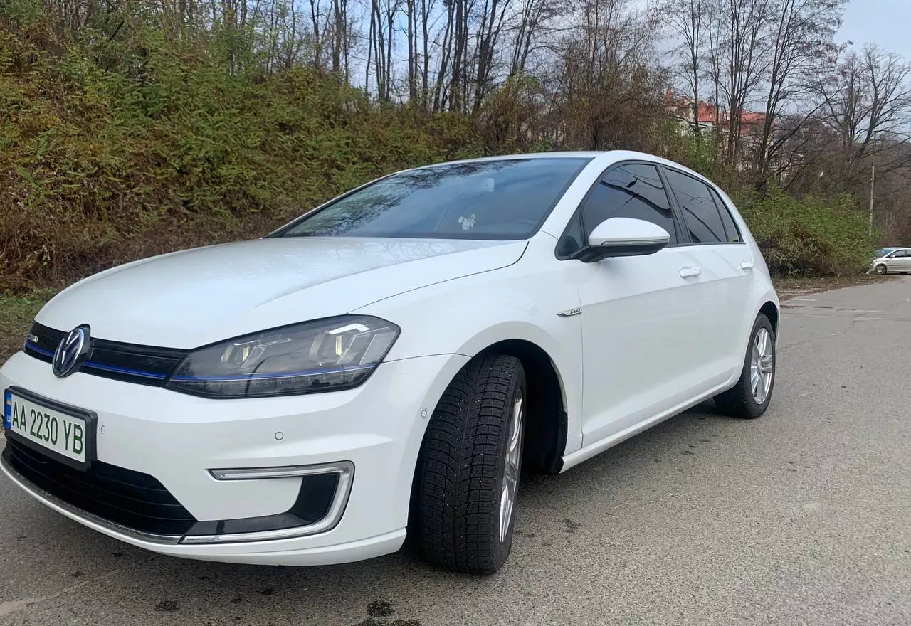 Volkswagen e-Golf  24 kWh 2014101