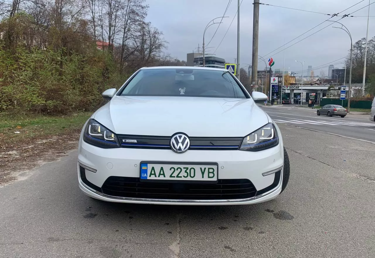 Volkswagen e-Golf  24 kWh 2014111