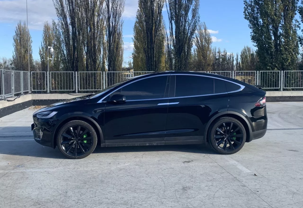 Tesla Model X  201811