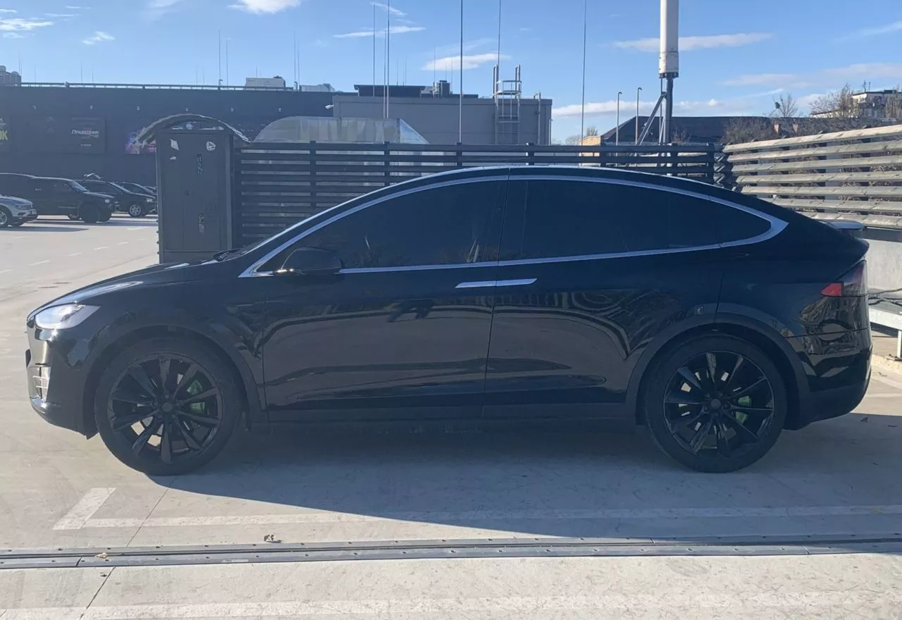 Tesla Model X  201831