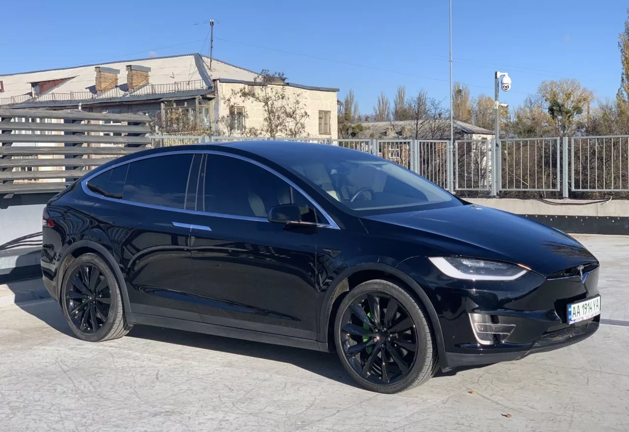 Tesla Model X  201861