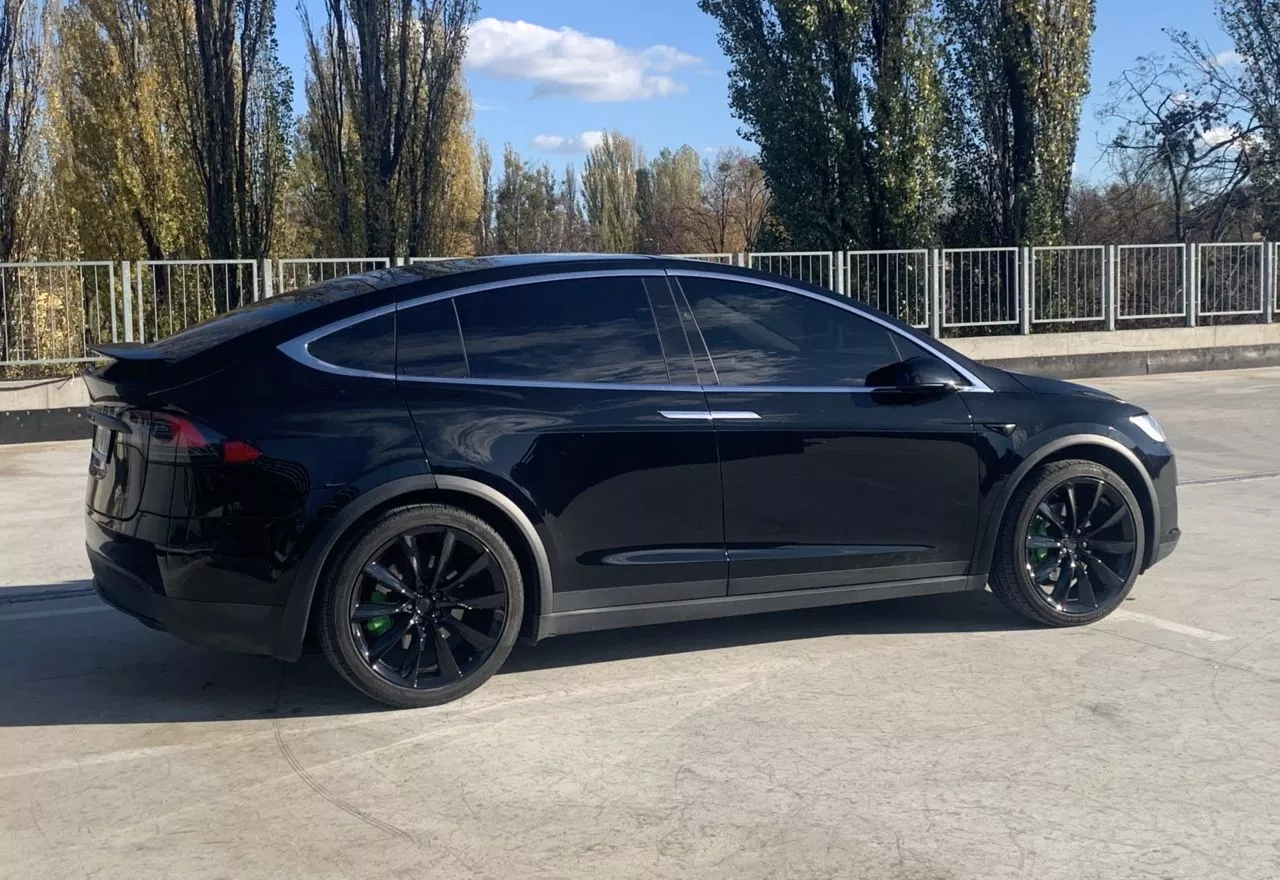 Tesla Model X  2018131