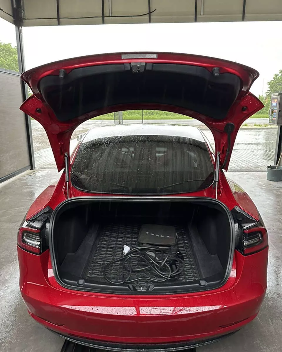 Tesla Model 3  2018101