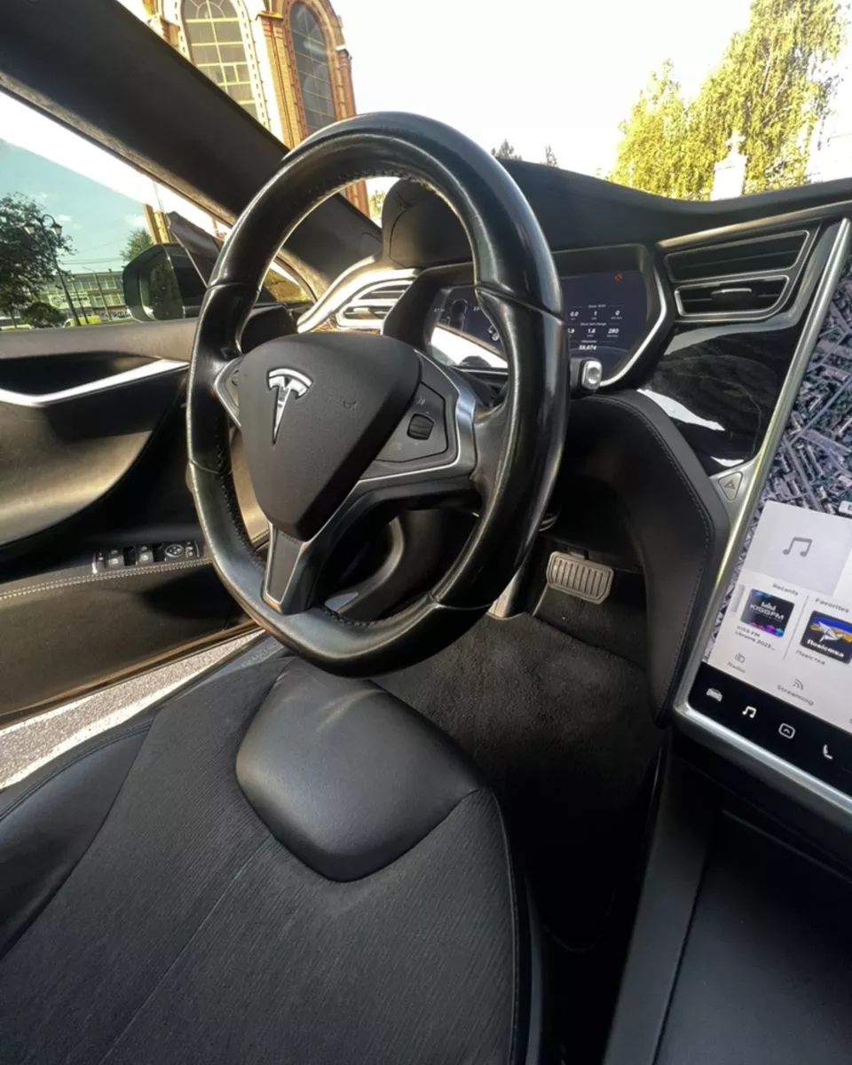 Tesla Model S  201661