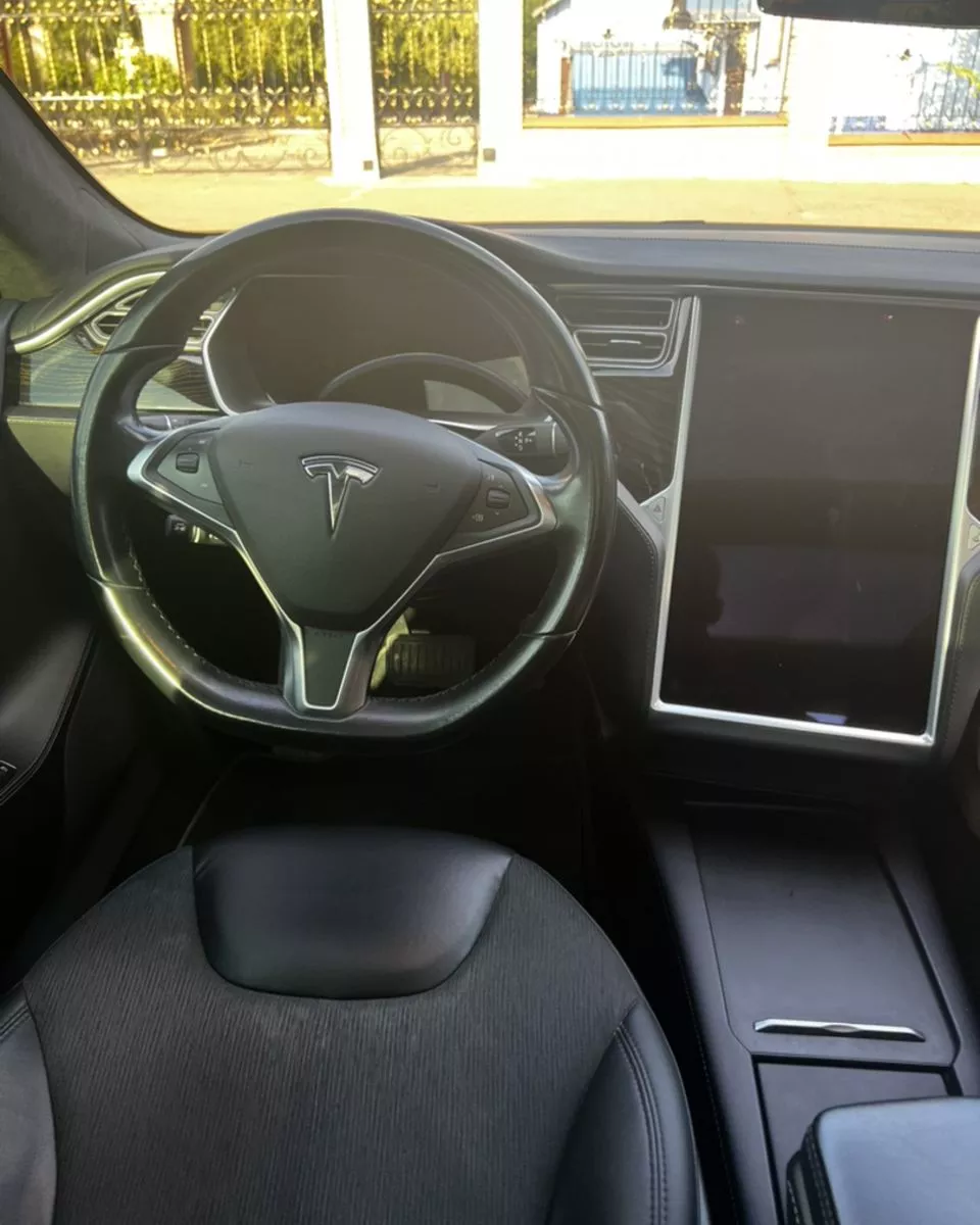 Tesla Model S  201671