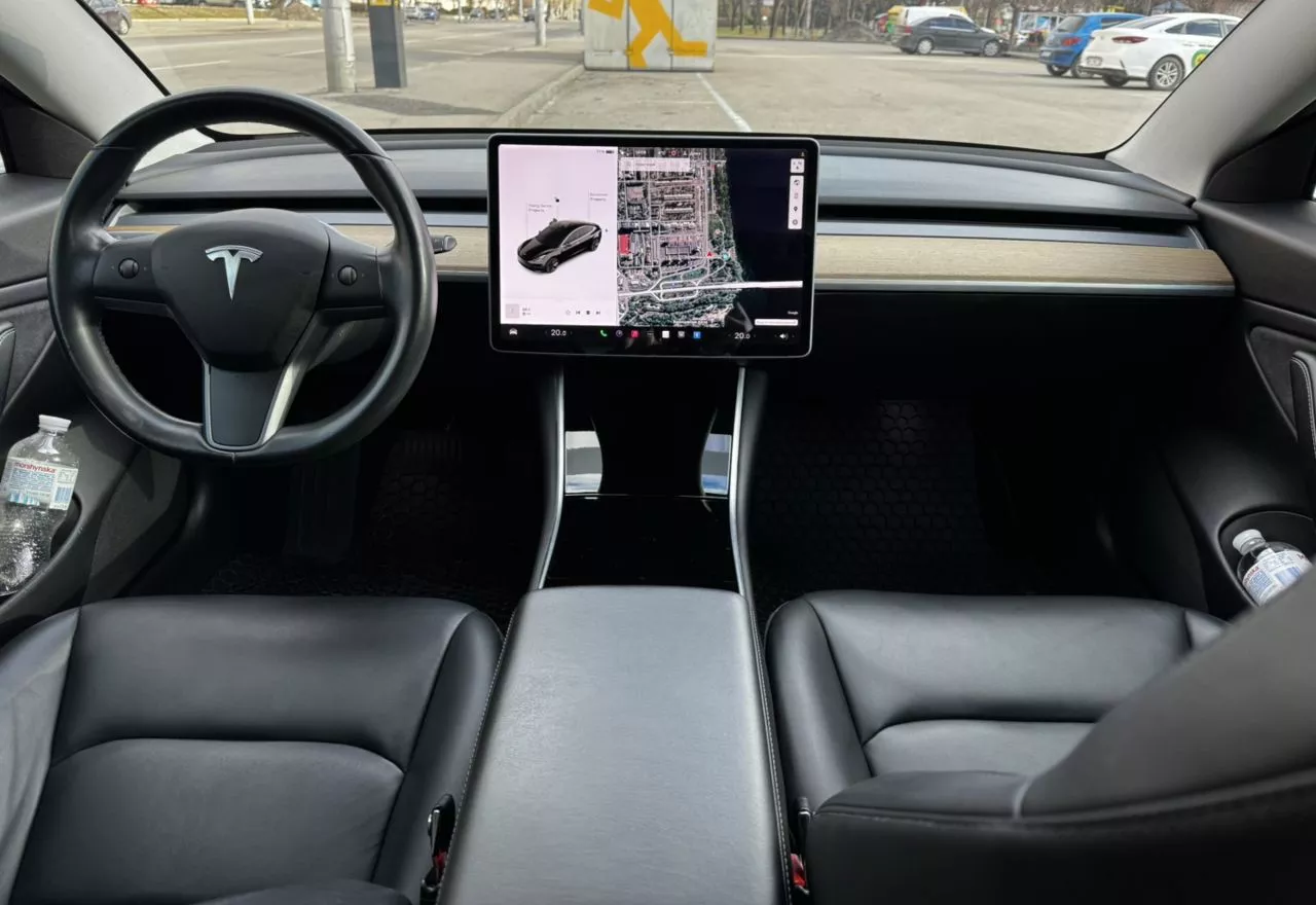 Tesla Model 3  80.5 kWh 2018131