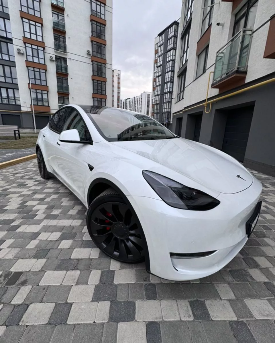 Tesla Model Y 