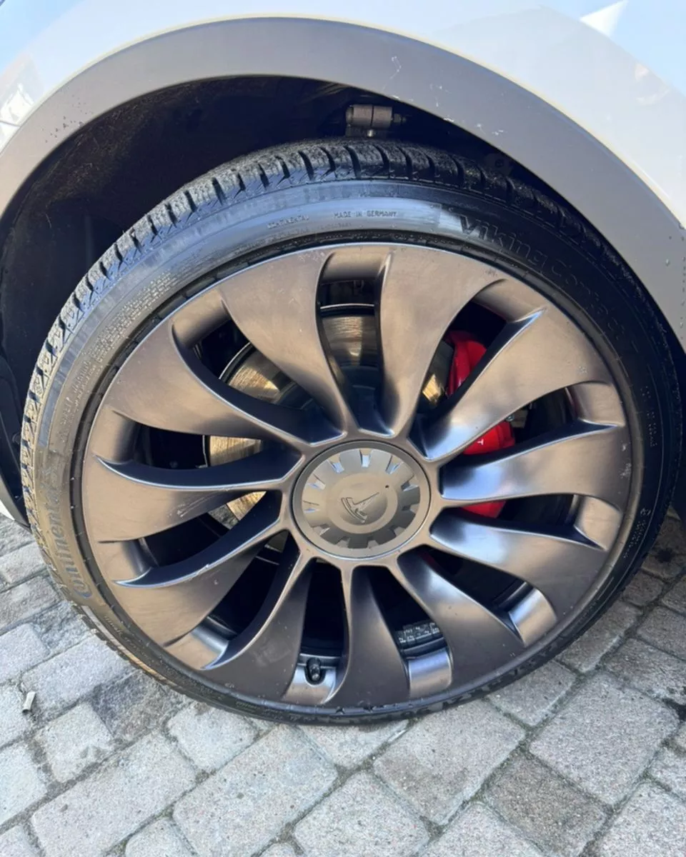 Tesla Model Y  82 kWh 2021201