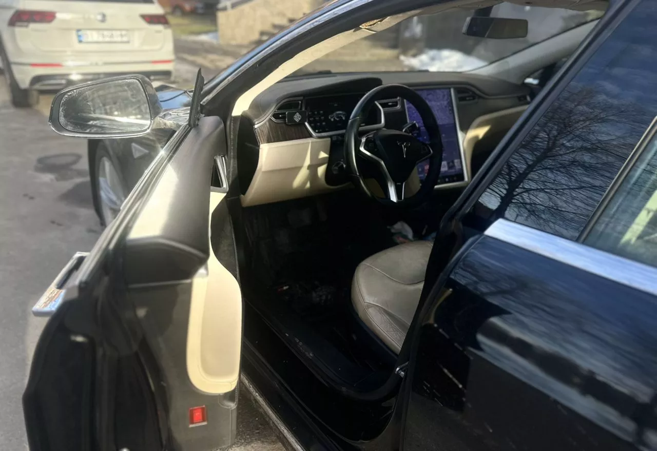 Tesla Model S  75 kWh 2013161