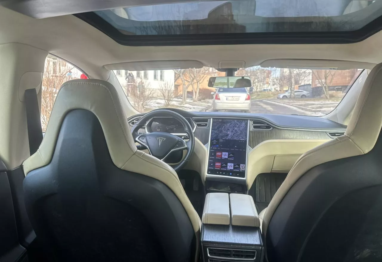 Tesla Model S  75 kWh 2013171