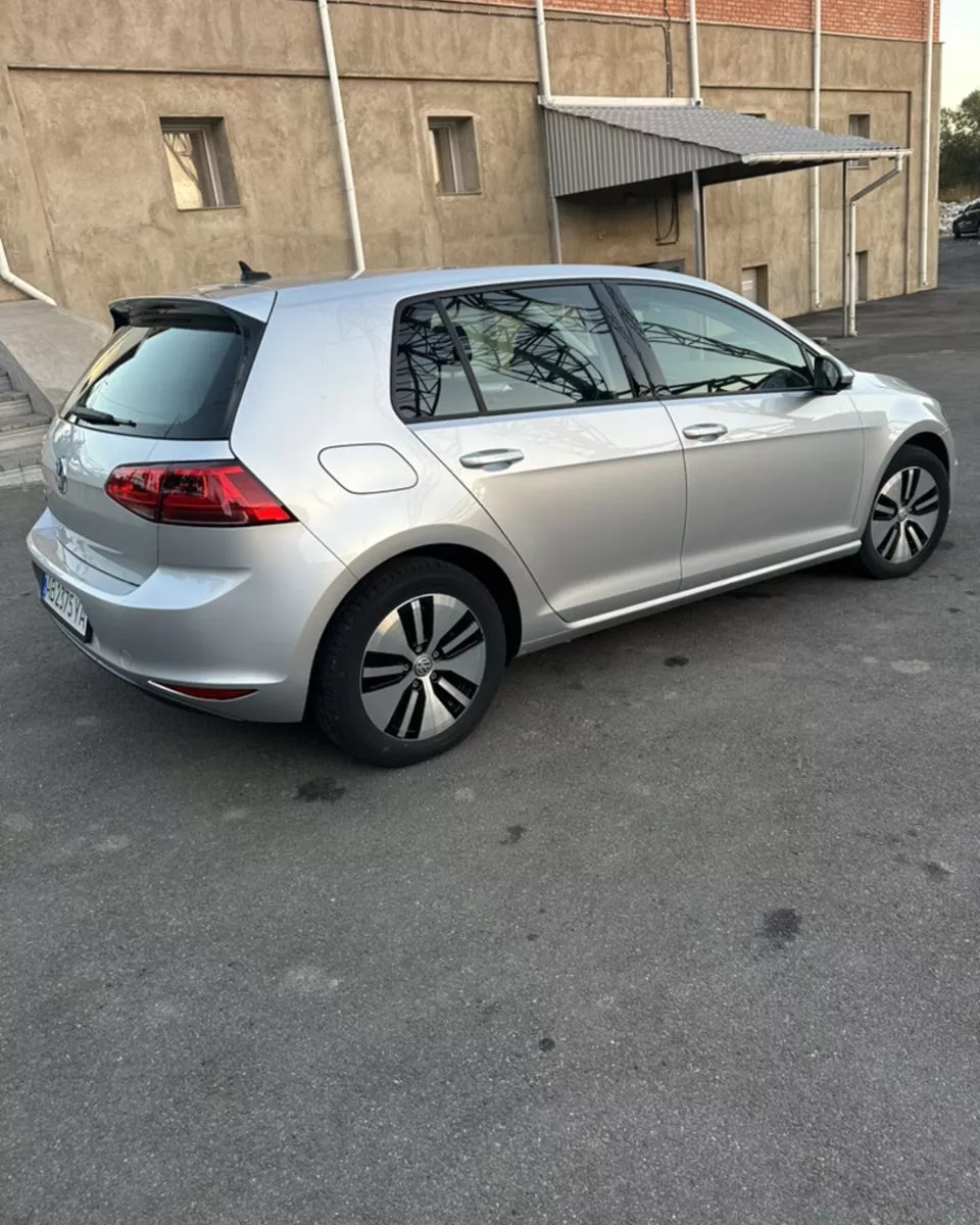 Volkswagen e-Golf 