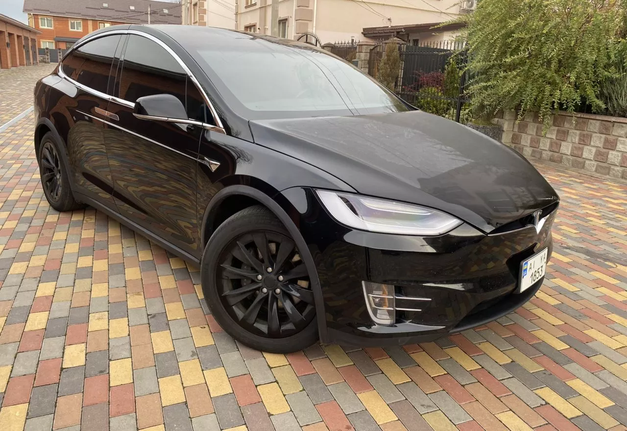 Tesla Model X 