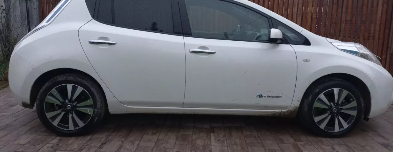 Nissan Leaf  30 kWh 2015211