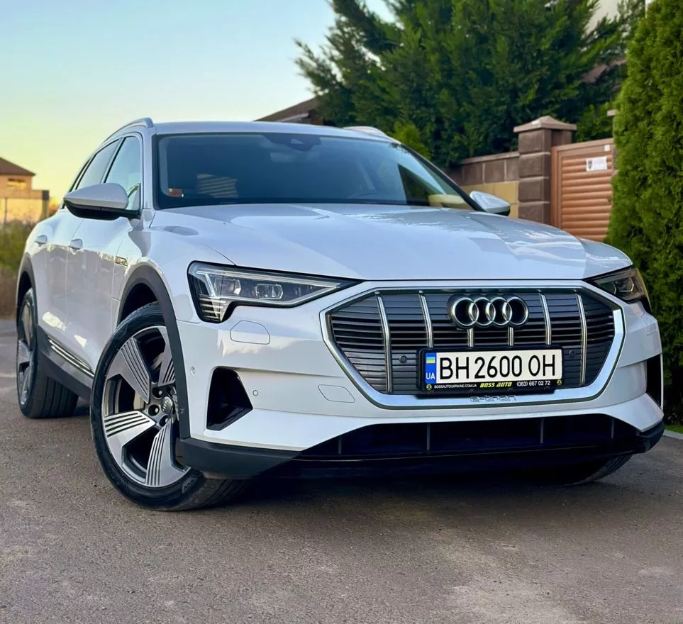 Audi E-tron 