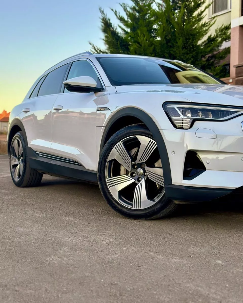 Audi E-tron  71 kWh 202031