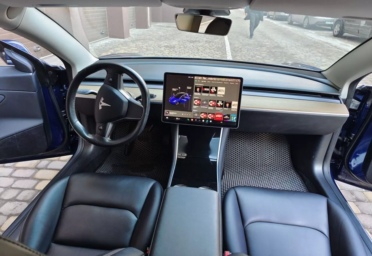 Tesla Model 3  75 kWh 2018241