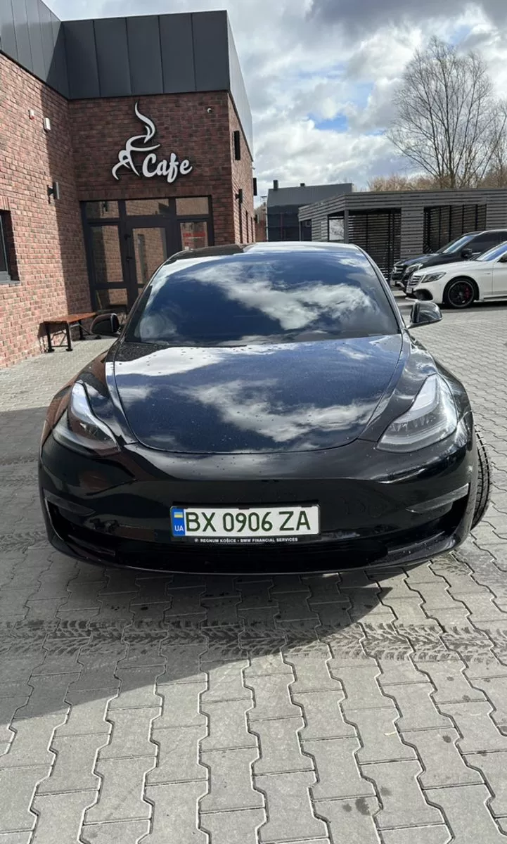 Tesla Model 3  202151