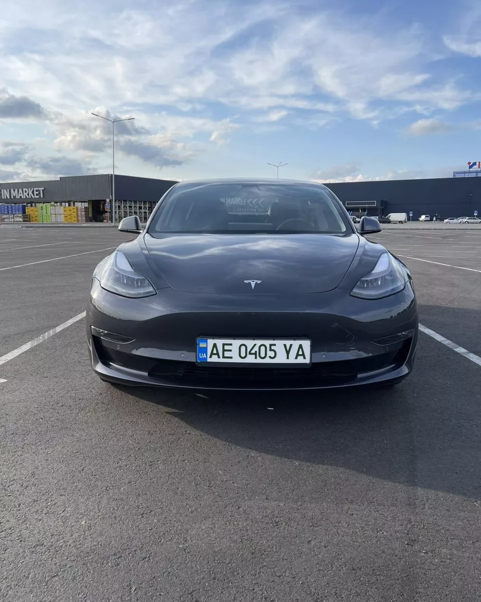 Tesla Model 3  202131