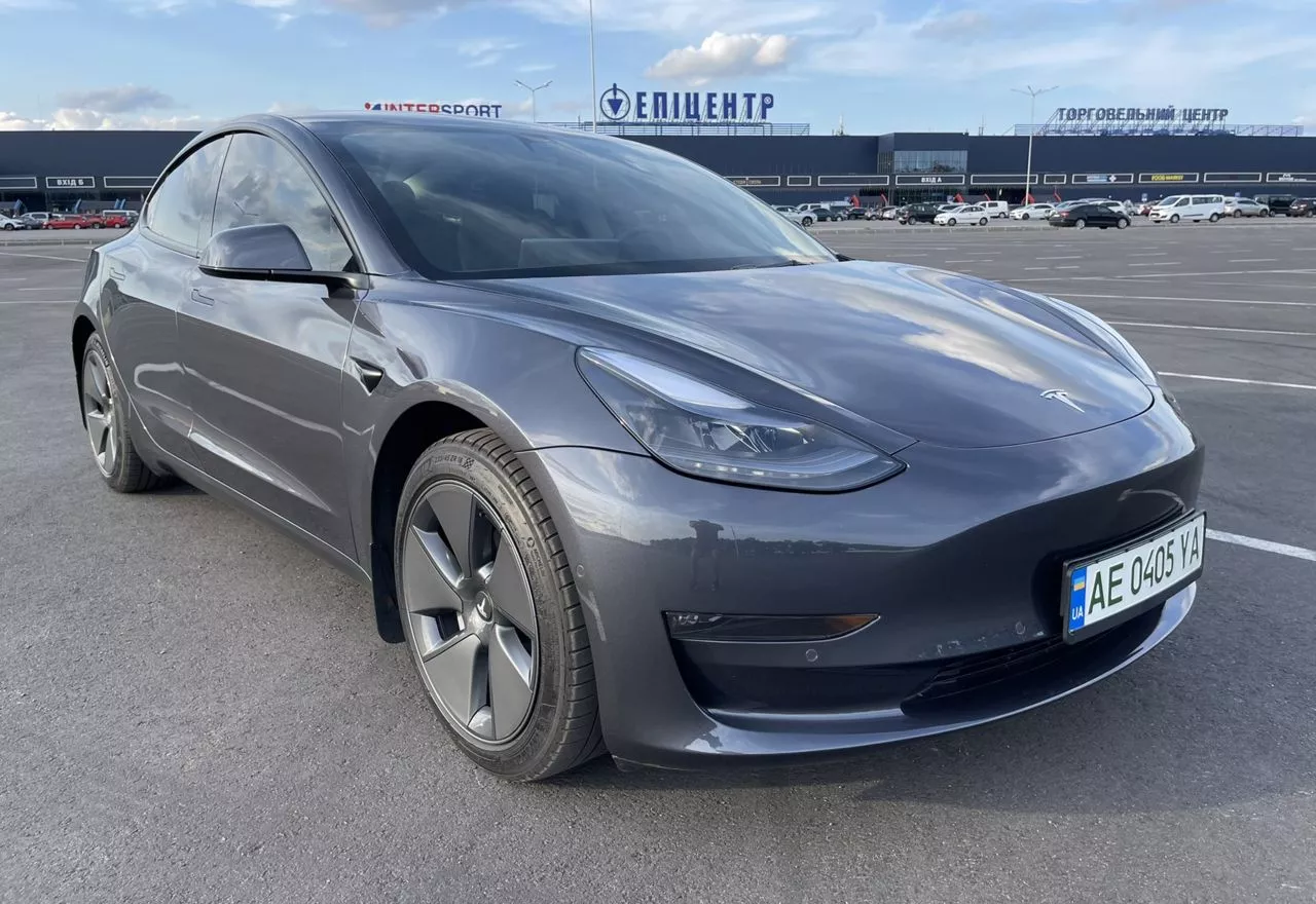 Tesla Model 3  202151