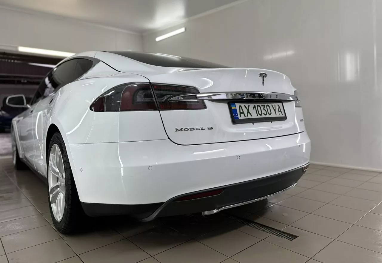 Tesla Model S  201531