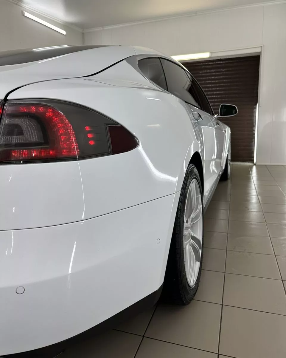 Tesla Model S  201541