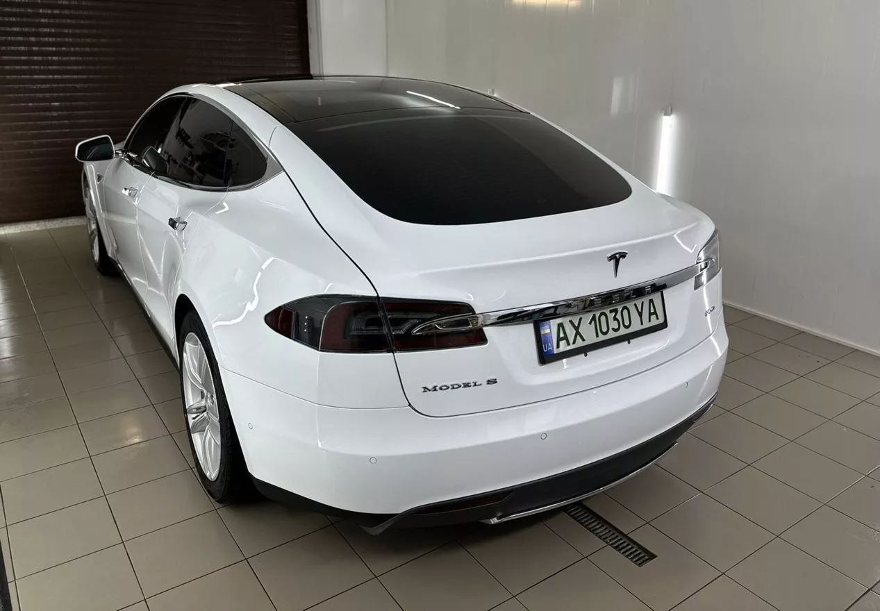 Tesla Model S  201551