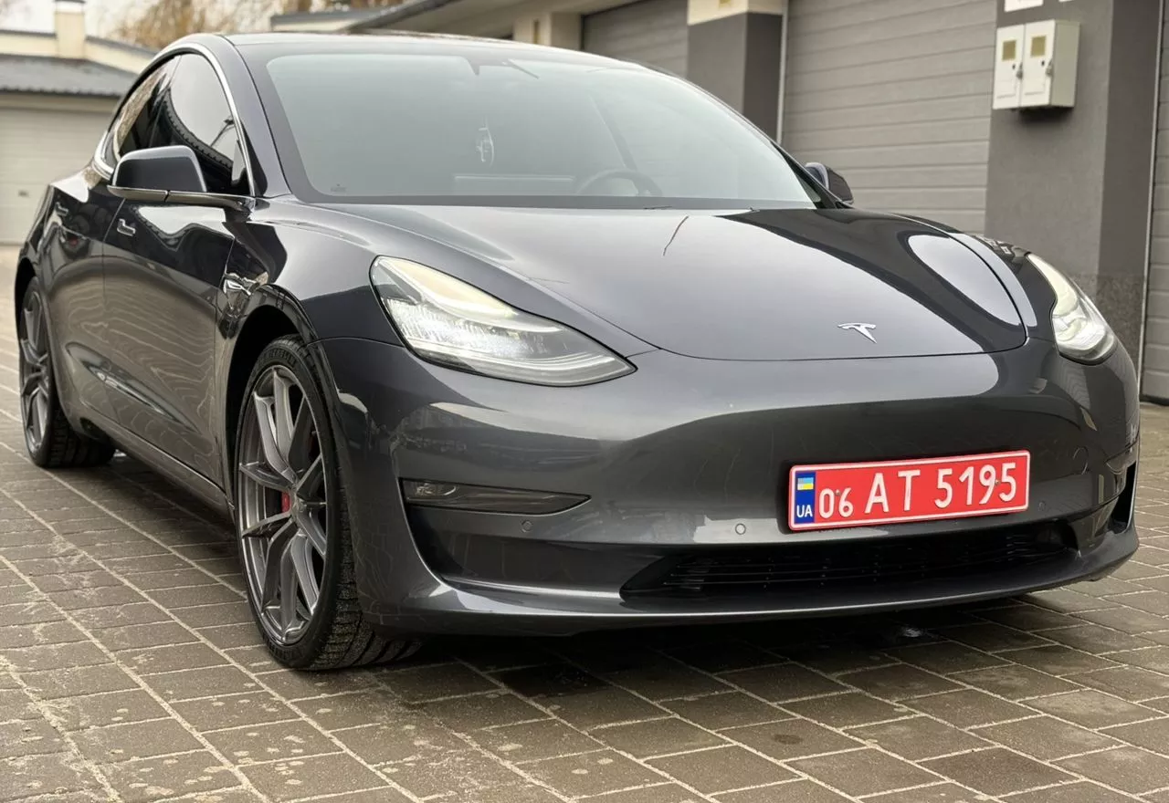 Tesla Model 3  80.5 kWh 2020211