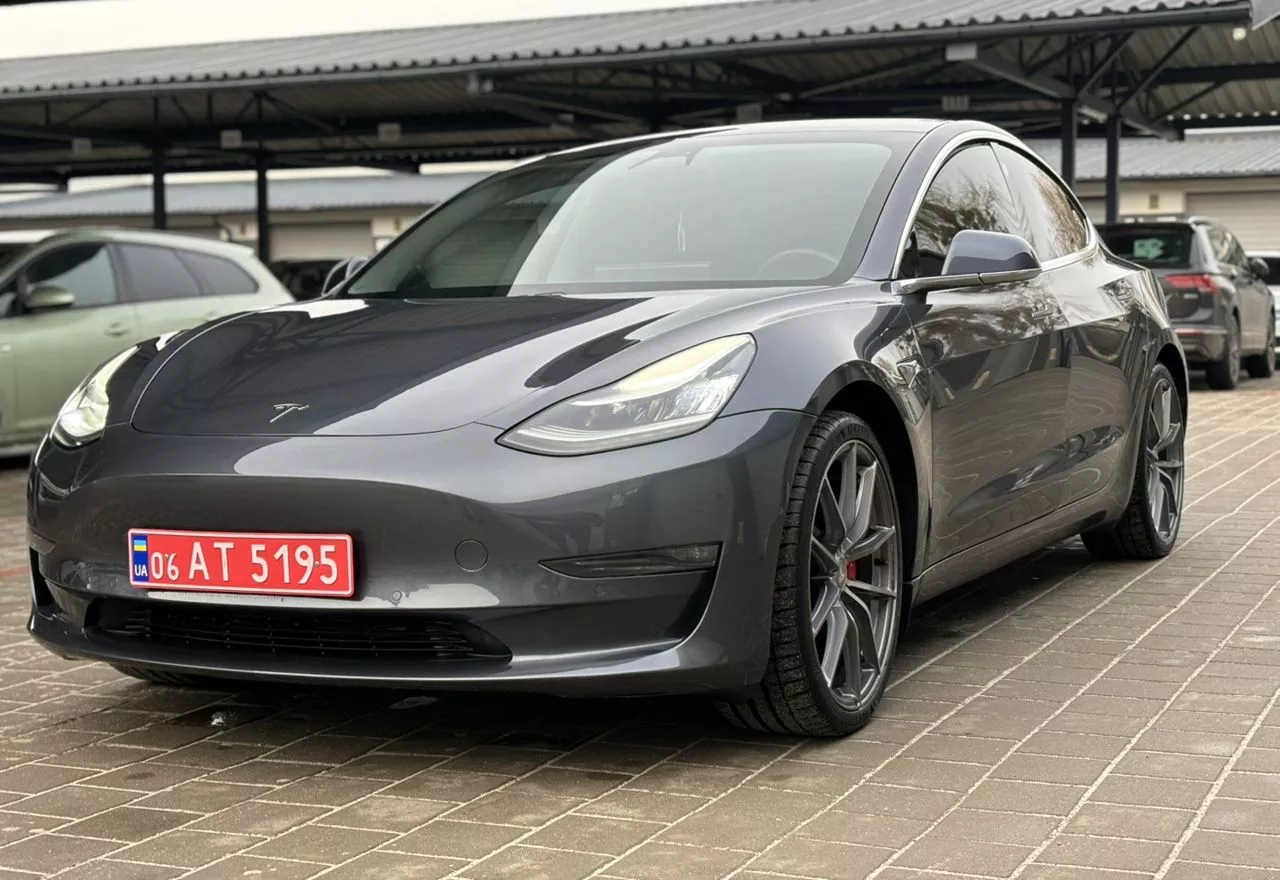 Tesla Model 3  80.5 kWh 2020221